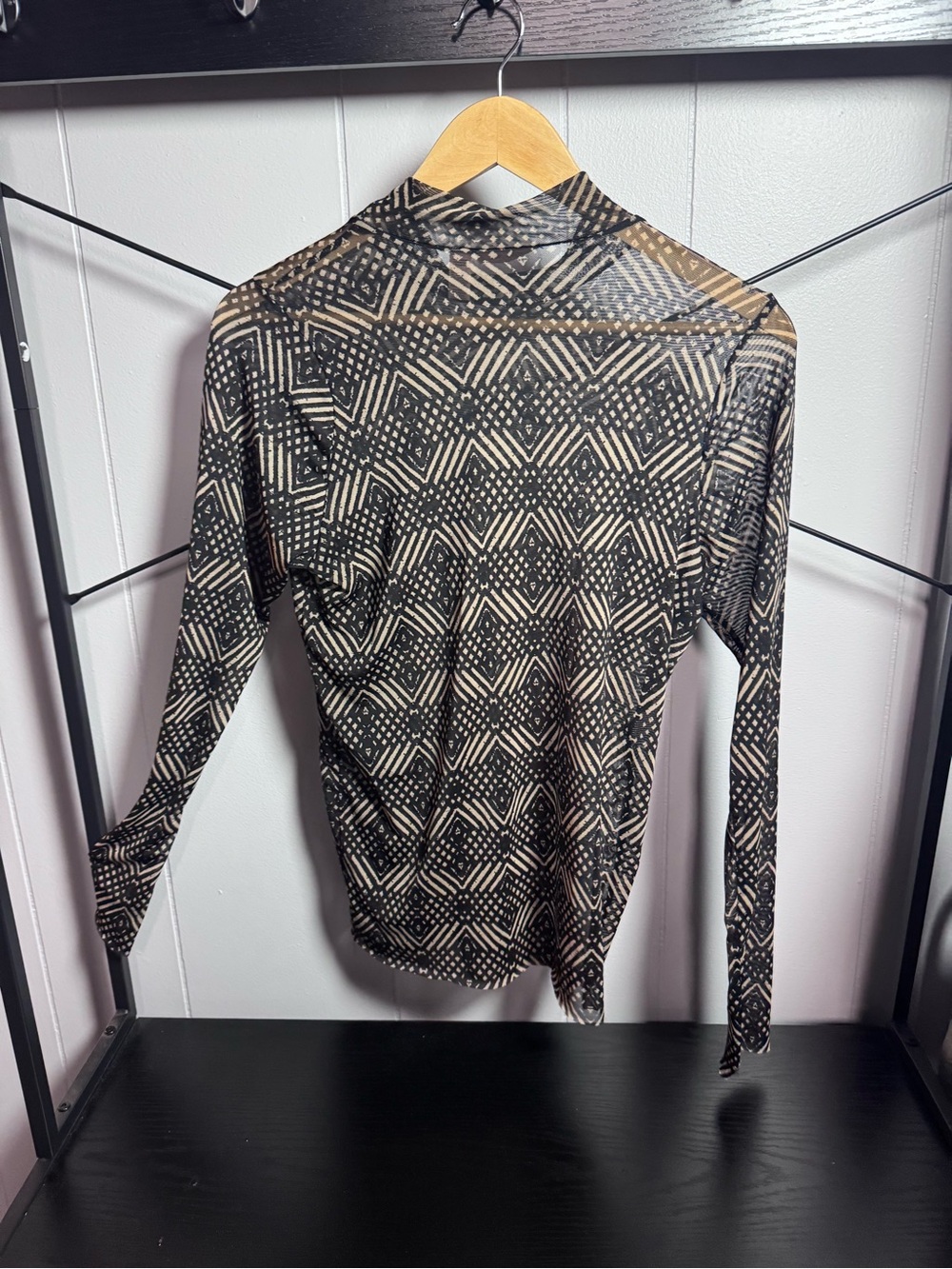Geometric Pattern Long Sleeve Tee - Black & Cream